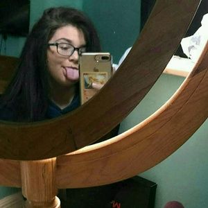 Meet your Posher, Emma